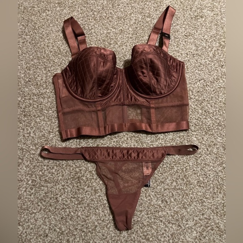 Victoria’s Secret bra & panty set. Size M & 34 C. Deep MAUVE color. NWT.